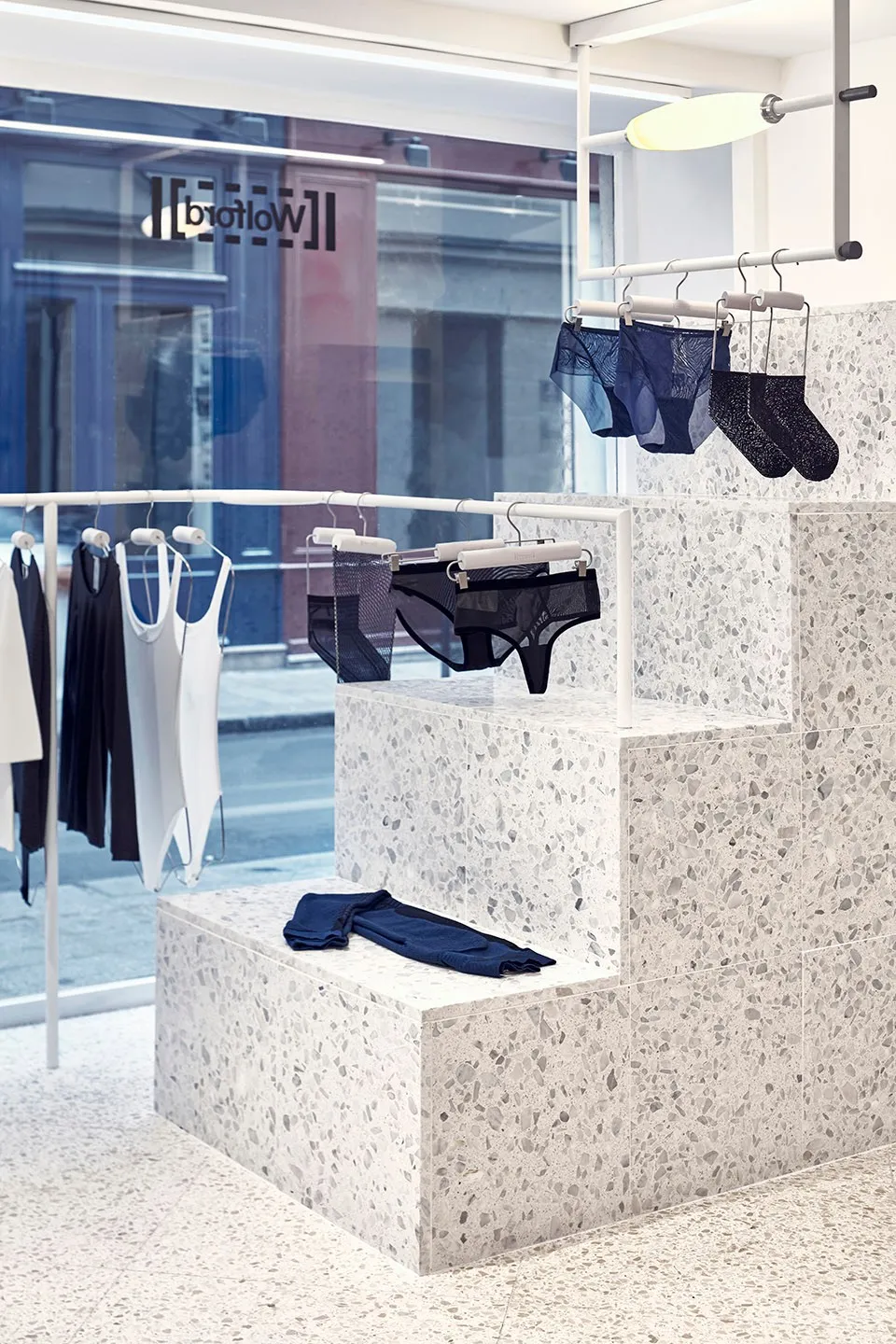 Wolford巴黎店，法国 / Studio Modijefsky