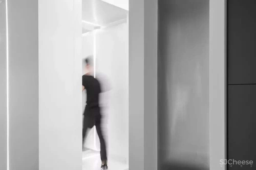 广州珠江新城CBD未来总部办公设计,满满的科技感! 加减智库设计事务所