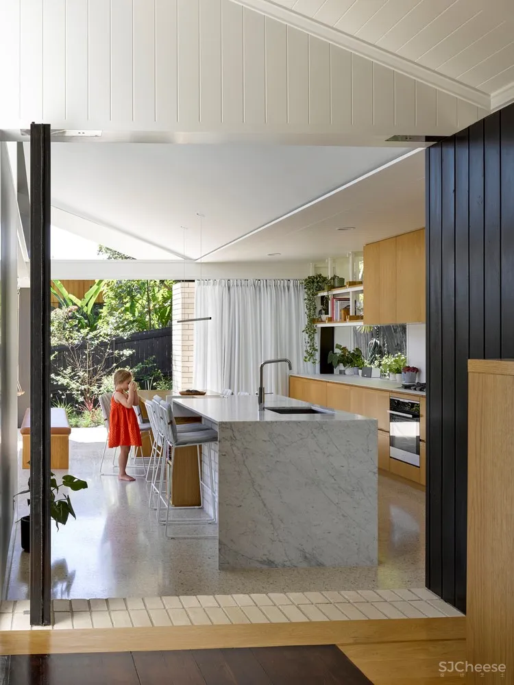 蓝花楹之家，白色住宅体现南澳风情 / SP Studio