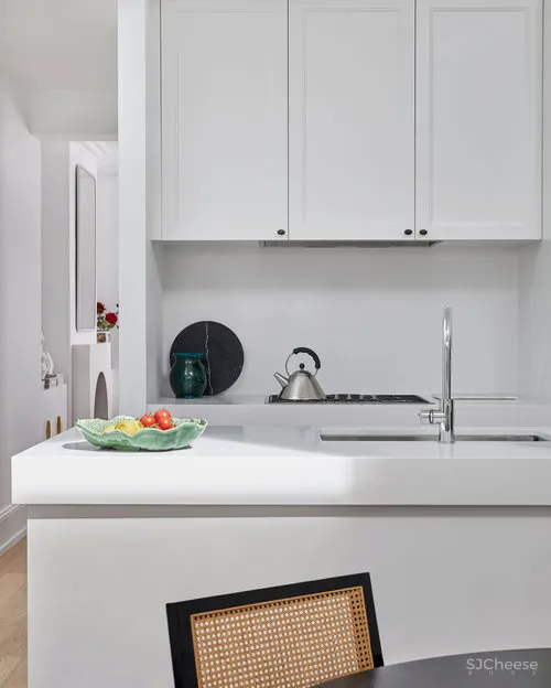 Phoebe Nicol | 精致现代风外壳下的欧洲经典