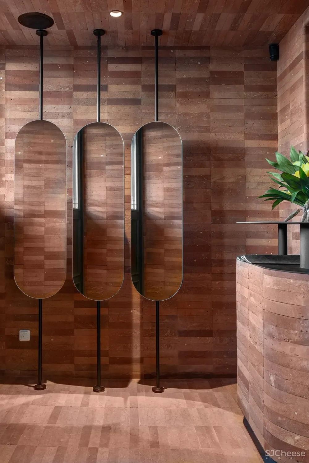 这4个主题餐厅丨天花板设计的太夸张了