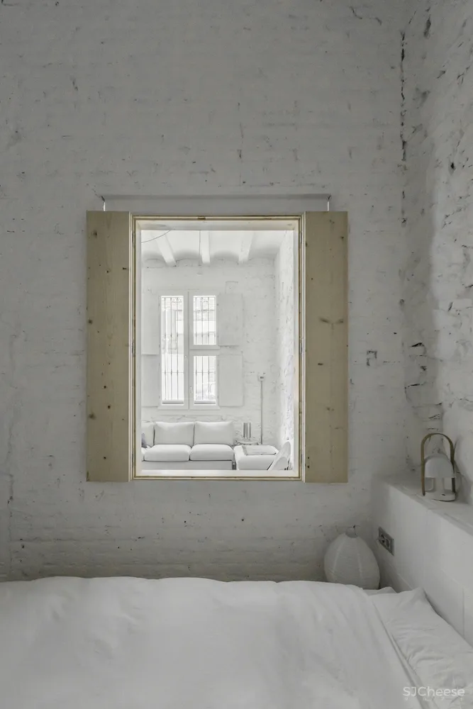 西班牙一间90平米纯白单层房屋改造