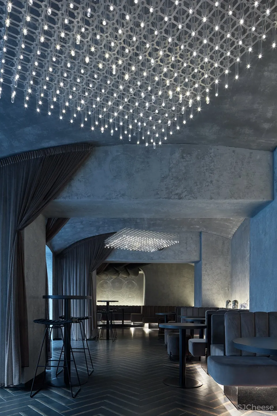 新作 | Formafatal + Machar&Teichman：布拉格 月球俱乐部