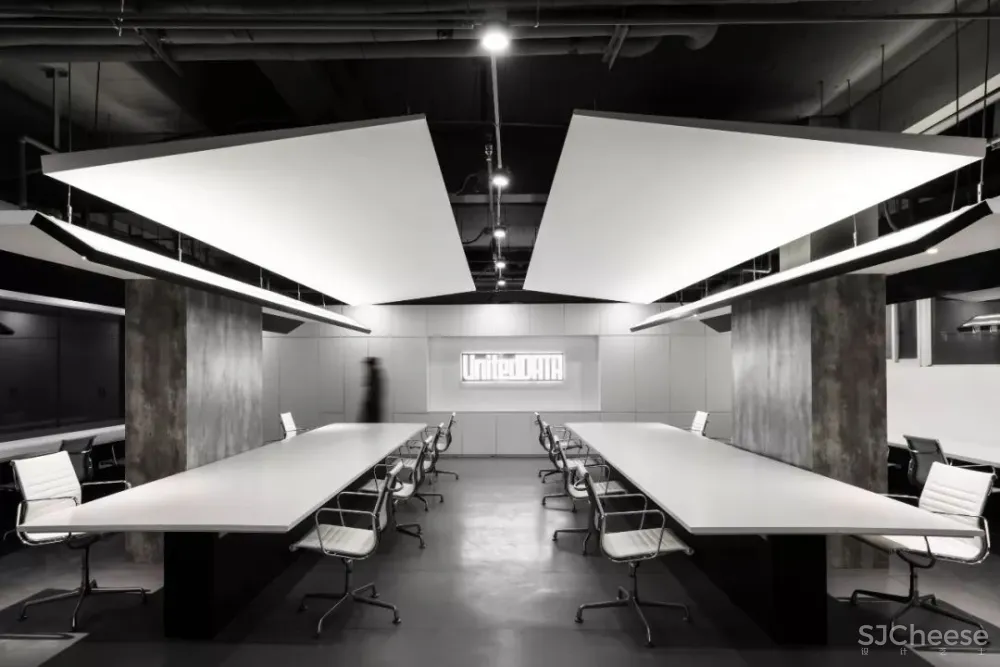 广州珠江新城CBD未来总部办公设计,满满的科技感! 加减智库设计事务所