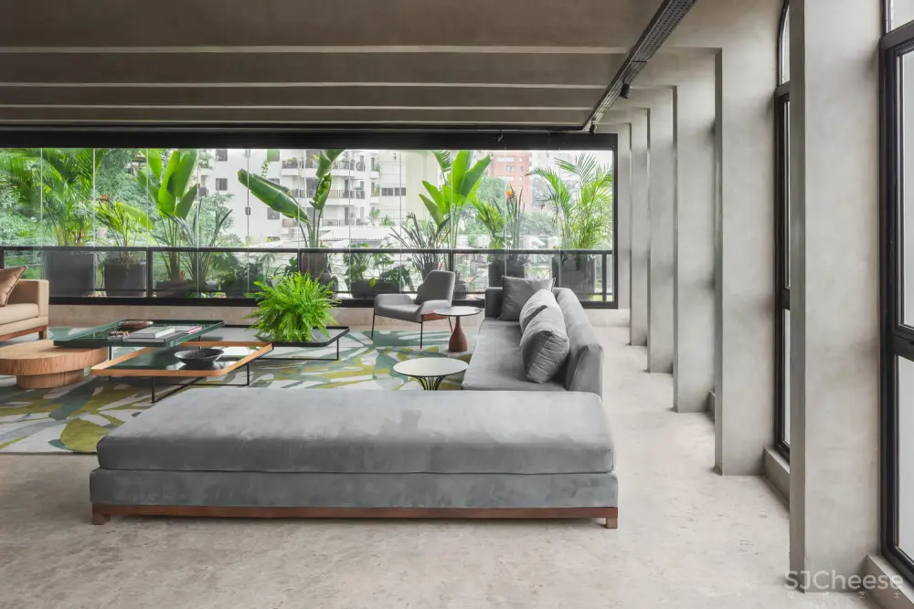 STUDIO LIM | 圣保罗20世纪野性主义公寓翻新