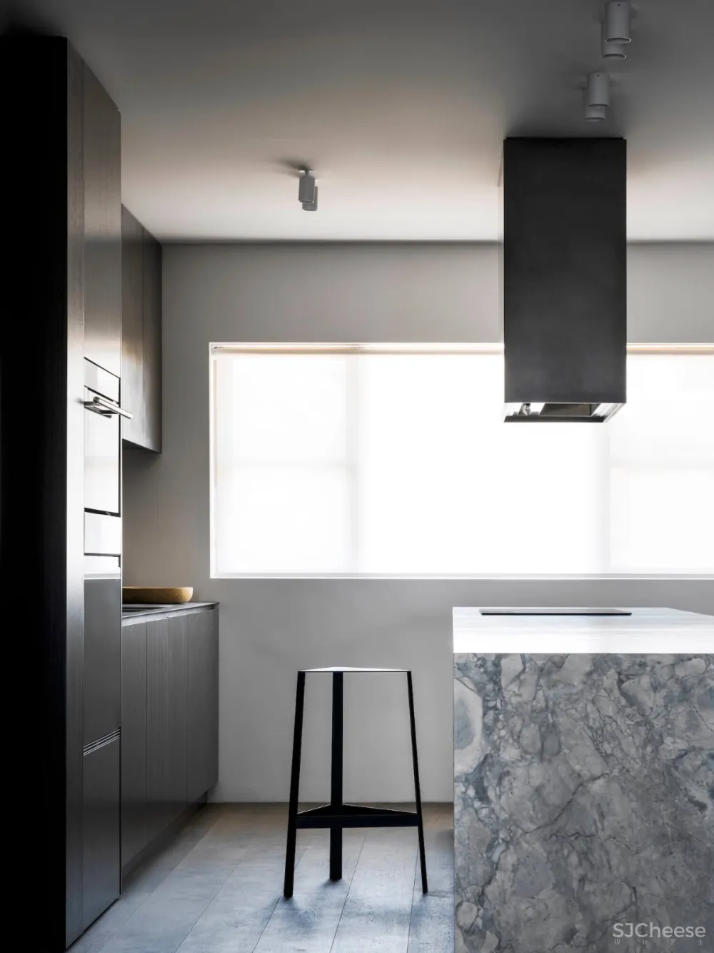 首发 | Lawless & Meyerson :悉尼顶层极简公寓