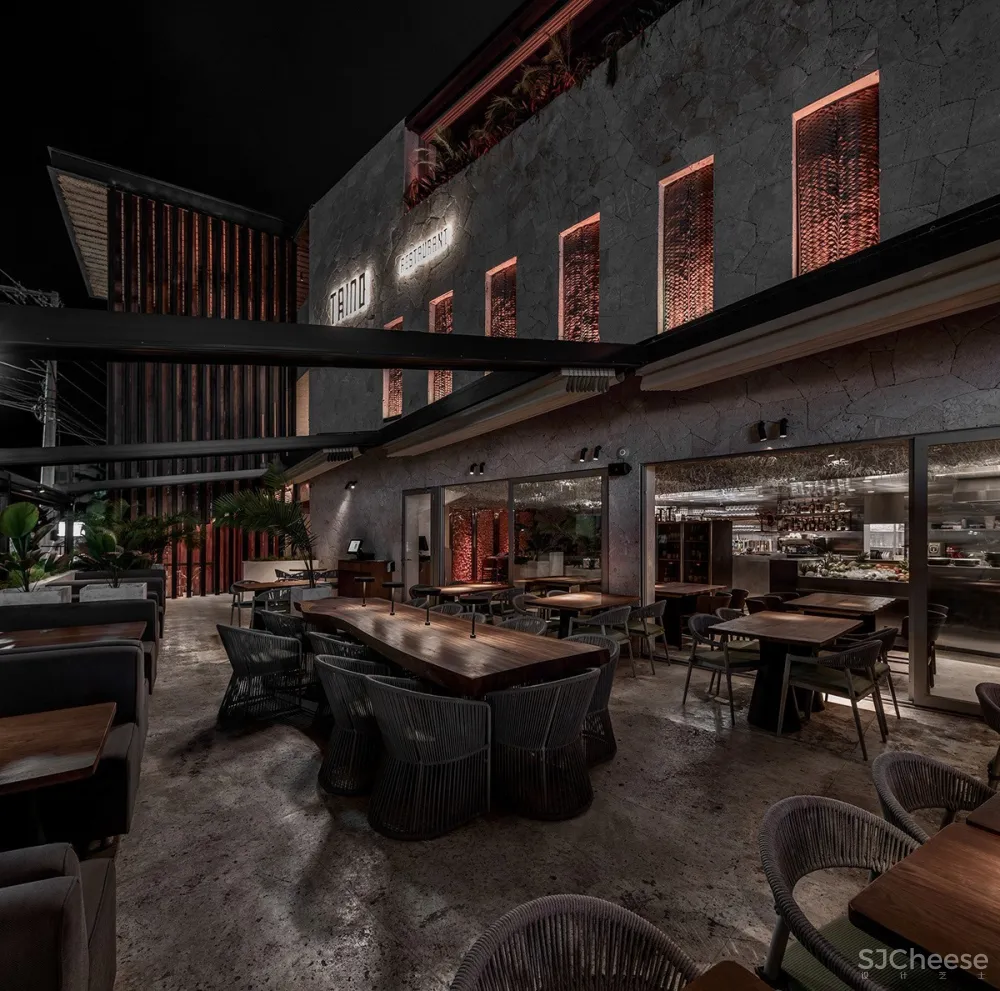 这4个主题餐厅丨天花板设计的太夸张了