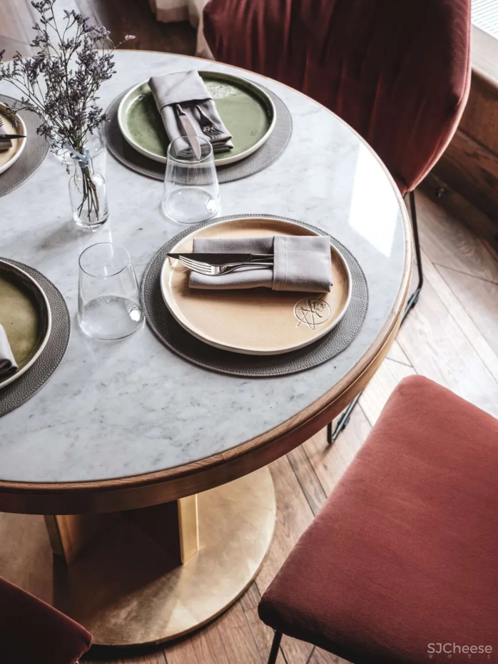 怀旧魅力中拥抱千禧一代，莫斯科“The Y”餐厅 Asthetíque