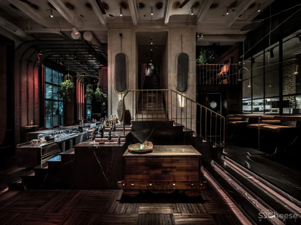 这4个主题餐厅丨天花板设计的太夸张了