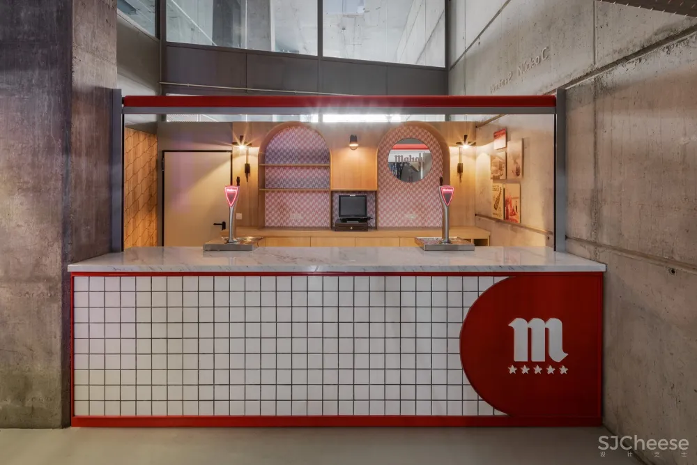 PuertoyMartín | 马德里体育馆工业风格内部设计