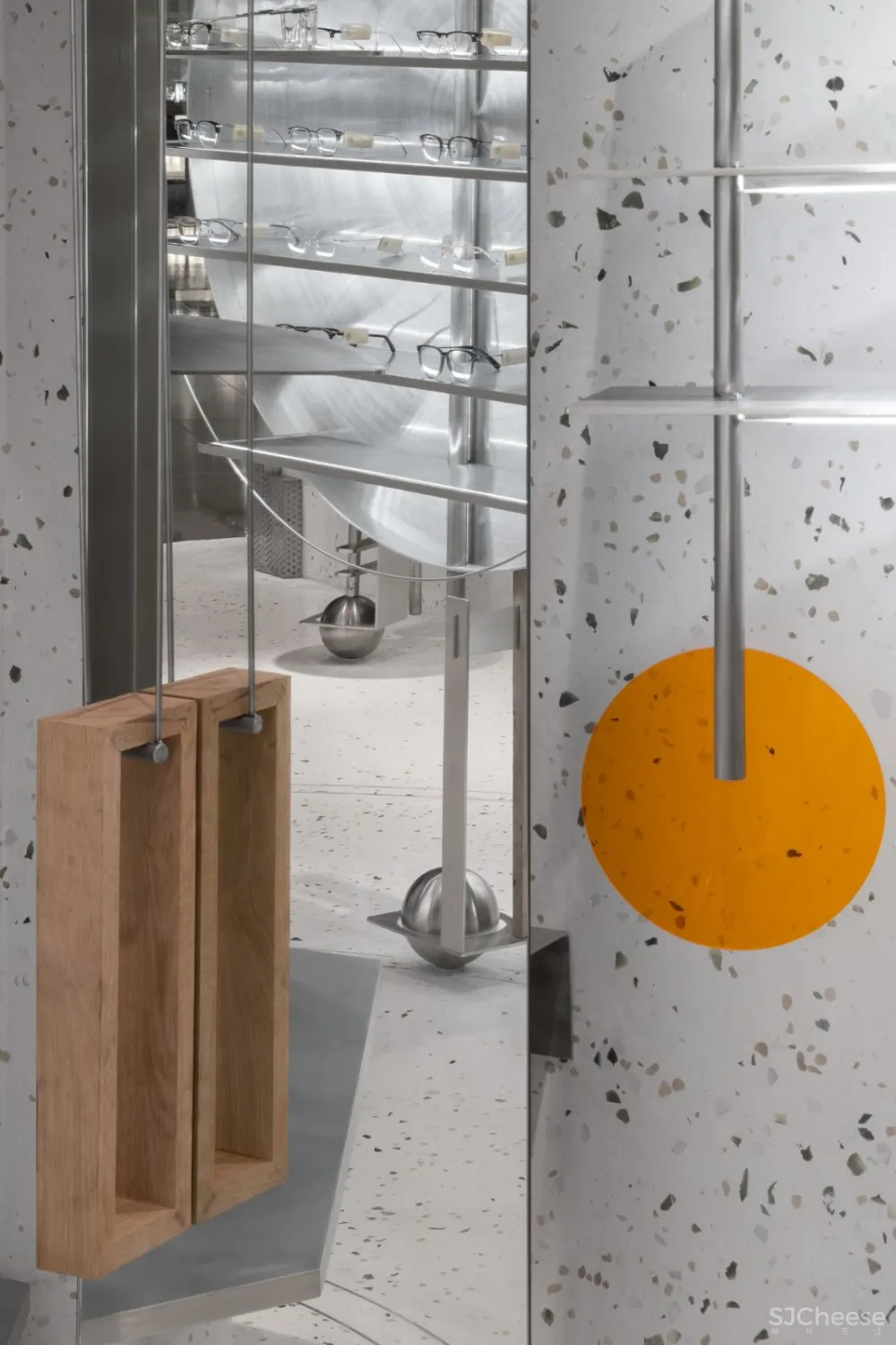 新作 | 仅 40m² 的先锋艺术商店,设计竟这么酷