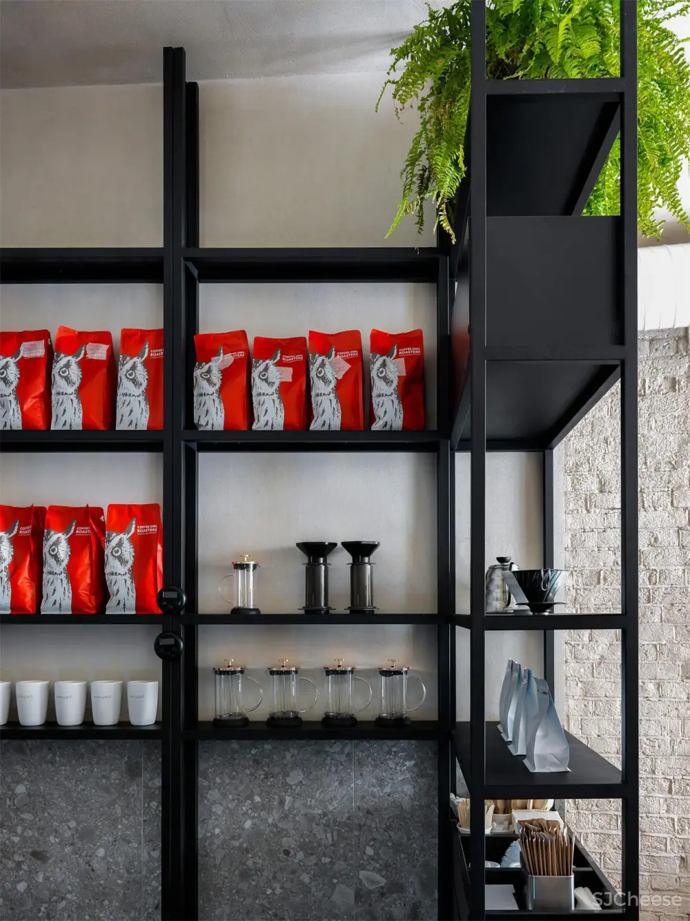 俄罗斯喀山一间58㎡极简主义咖啡馆