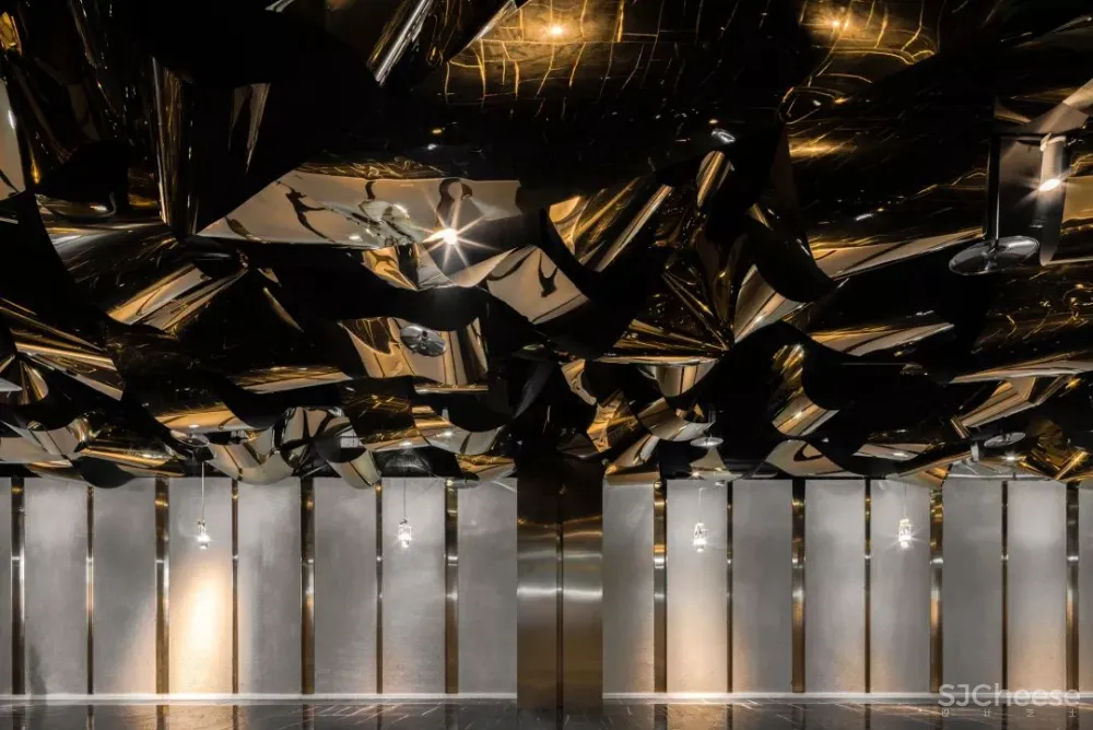 夜幻黑金,鱼翔怡美的办公新空间 周令设计