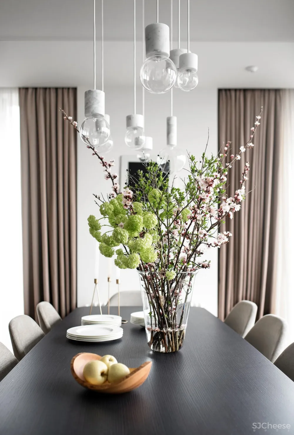 舒适主义，150m²年轻女士公寓 Balbek Bureau