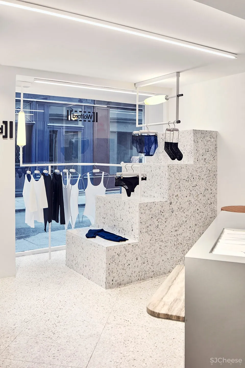 Wolford巴黎店，法国 / Studio Modijefsky