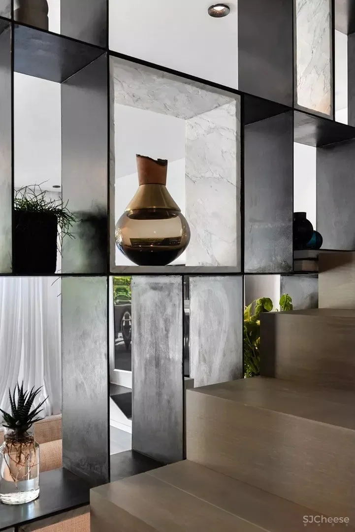 黑白灰品质感大宅 Aviram Kushmirski