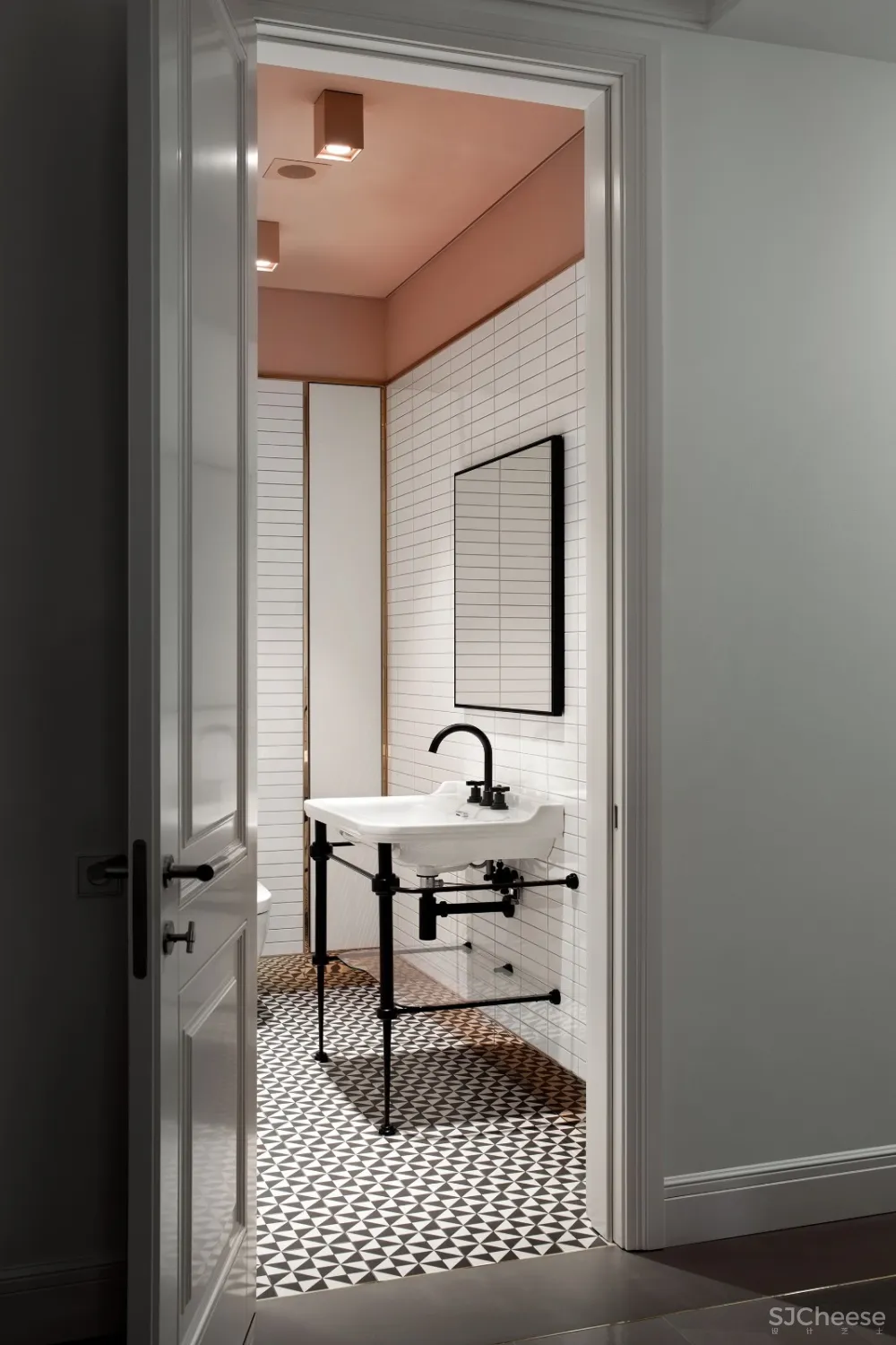 舒适主义，150m²年轻女士公寓 Balbek Bureau