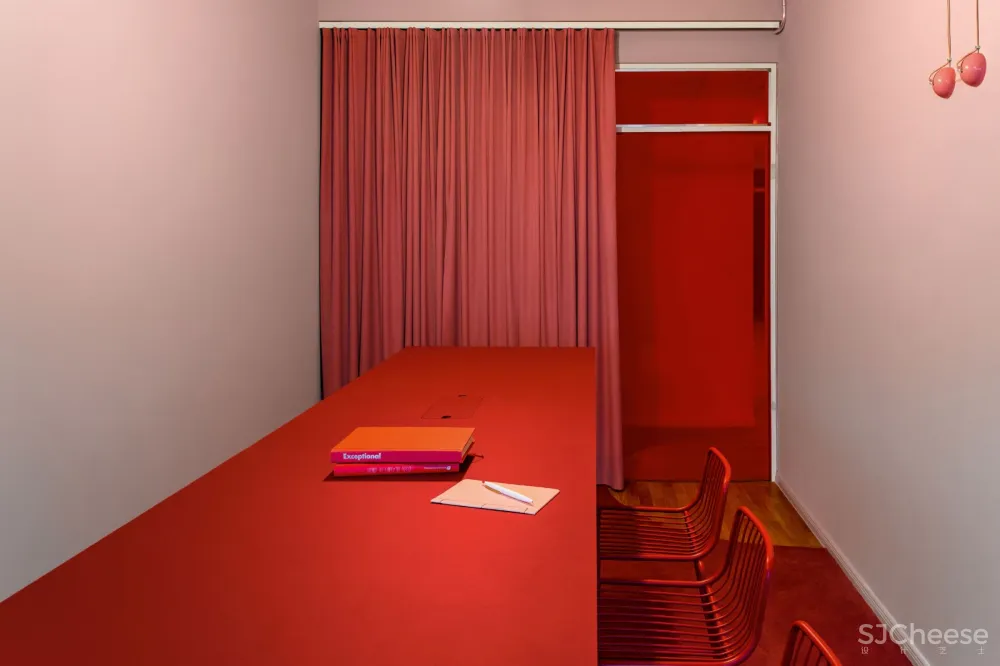 柏林550㎡色彩鲜艳的Futurice工作空间 Ester Bruzkus