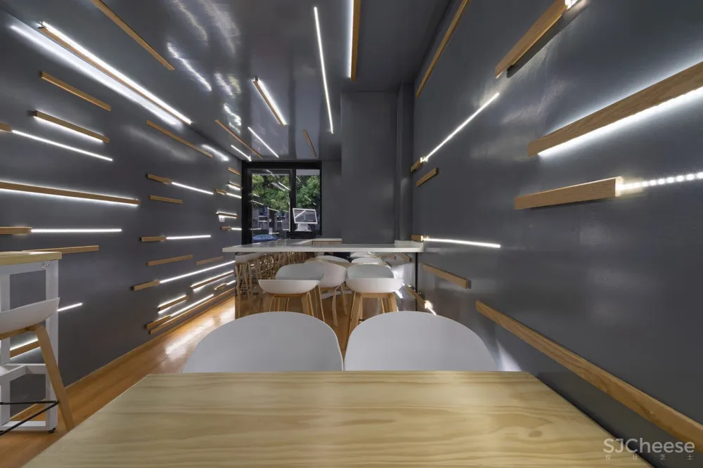 夹缝里的捞饭餐厅,苏州 / 平介设计