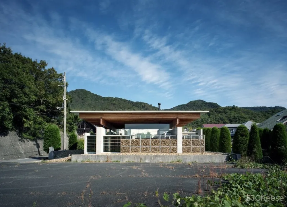 神户北小屋，打破传统空间划分方式 / 藤原室建筑设计事务所