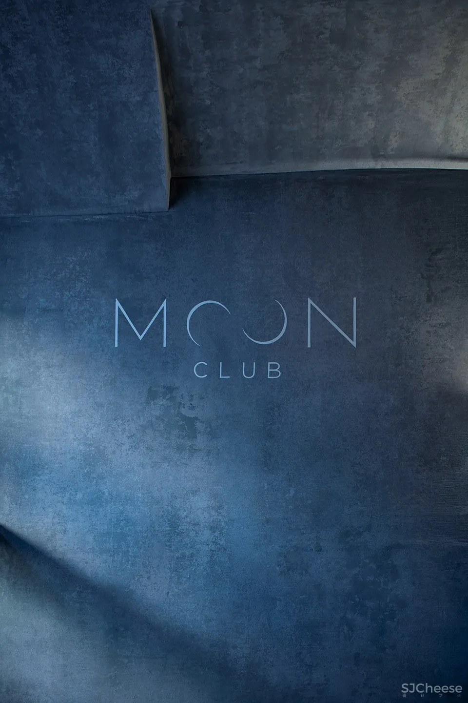 捷克布拉格一家神秘的Moon俱乐部