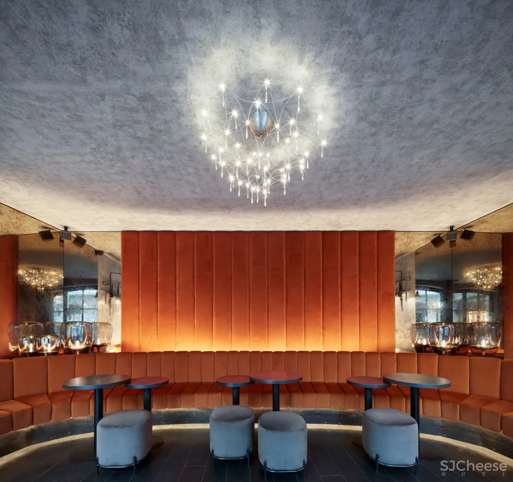 捷克布拉格一家神秘的Moon俱乐部