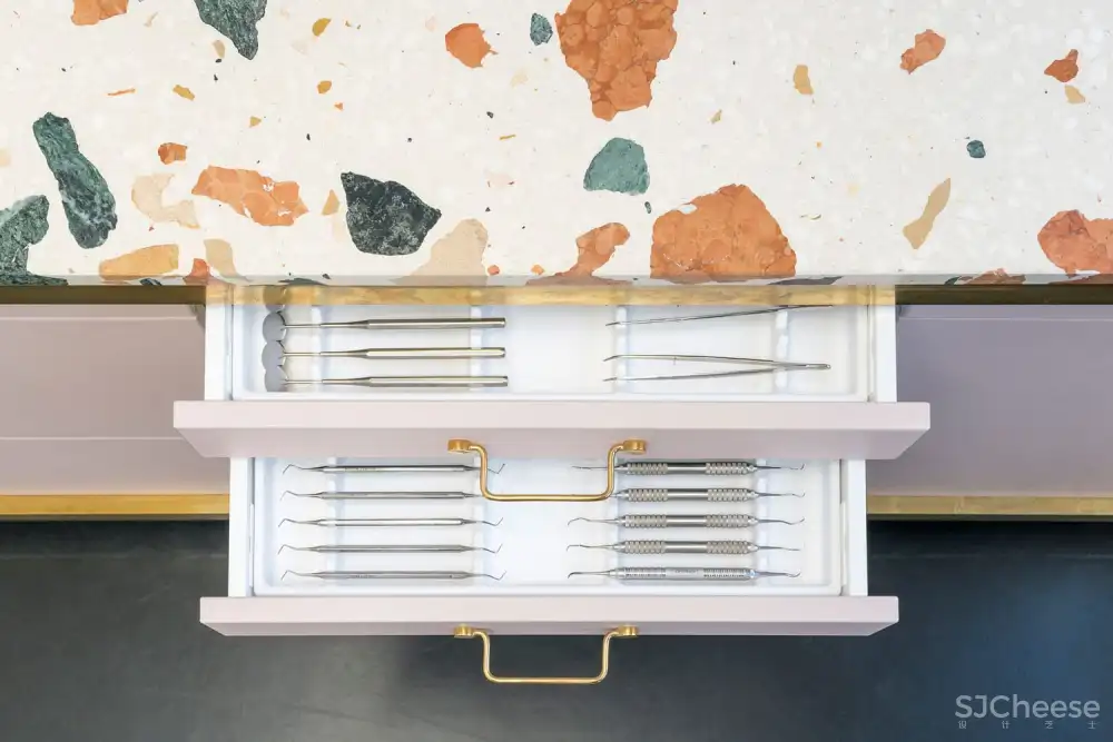 Studio Karhard | 柏林都市牙医诊所设计