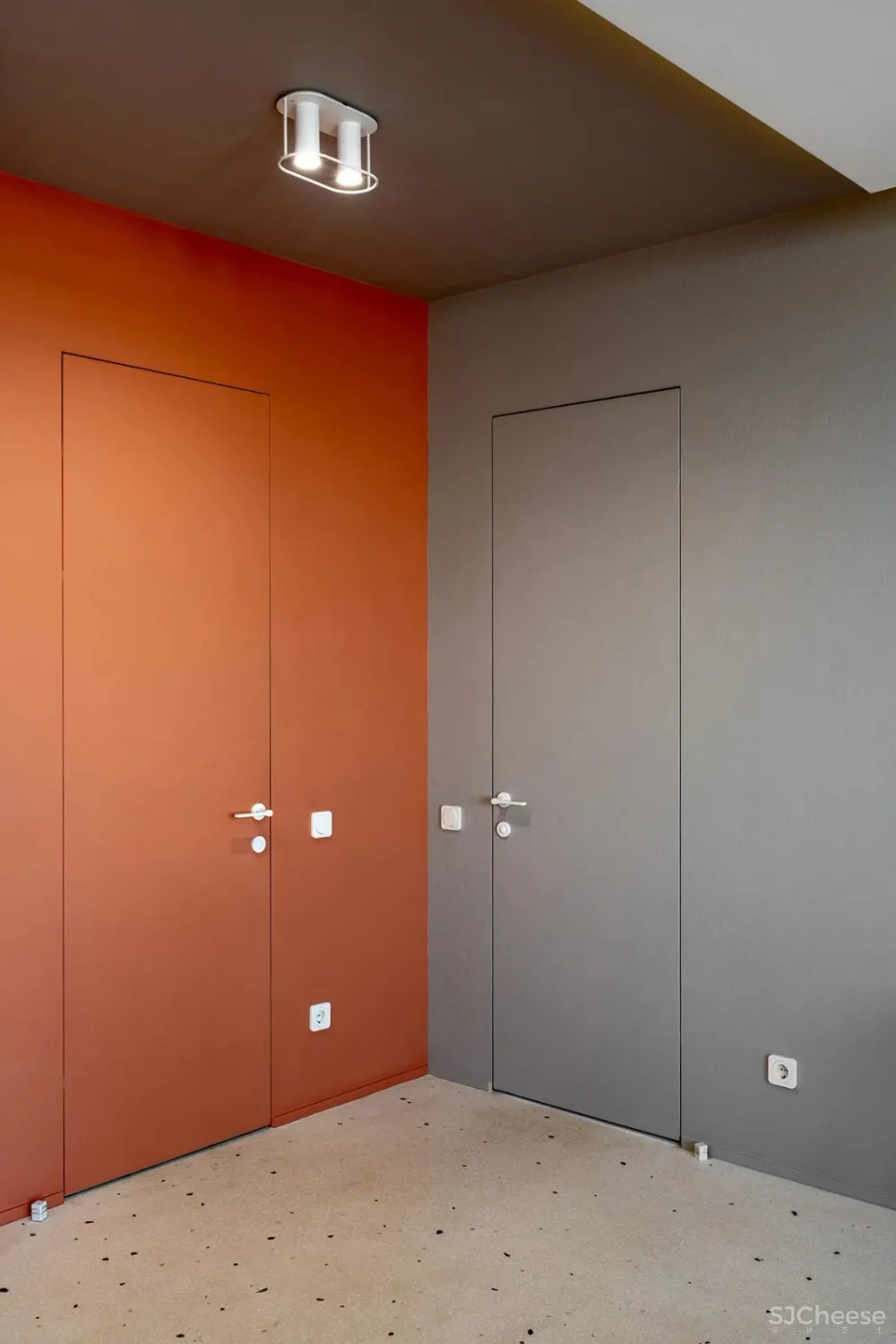 将活珊瑚橘色作为贯穿空间的灵魂丨每一天都是colourful day