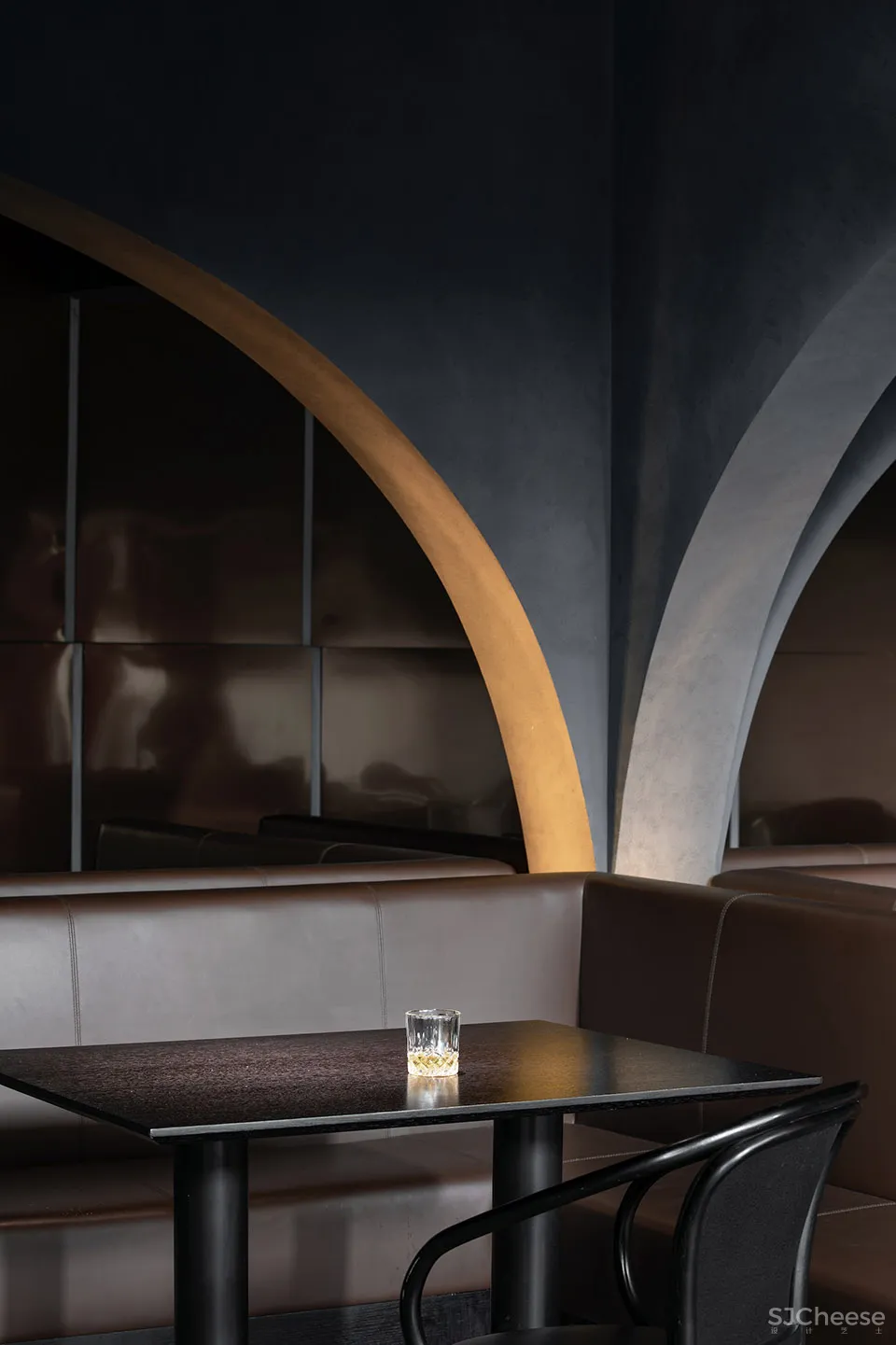 简单、酷、有质感,河北薄荷花园酒吧 侯天天 李成 刘晓鲁