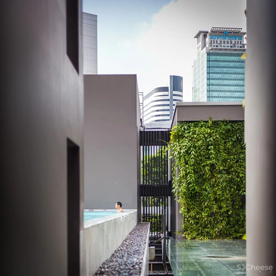 Ad Lib酒店庭院，曼谷 / T.R.O.P: terrains+open space