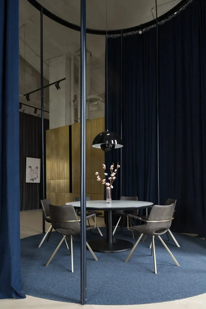 首发 | Alexander Volkov Architects:极简现代高级感莫斯科顶层办公室