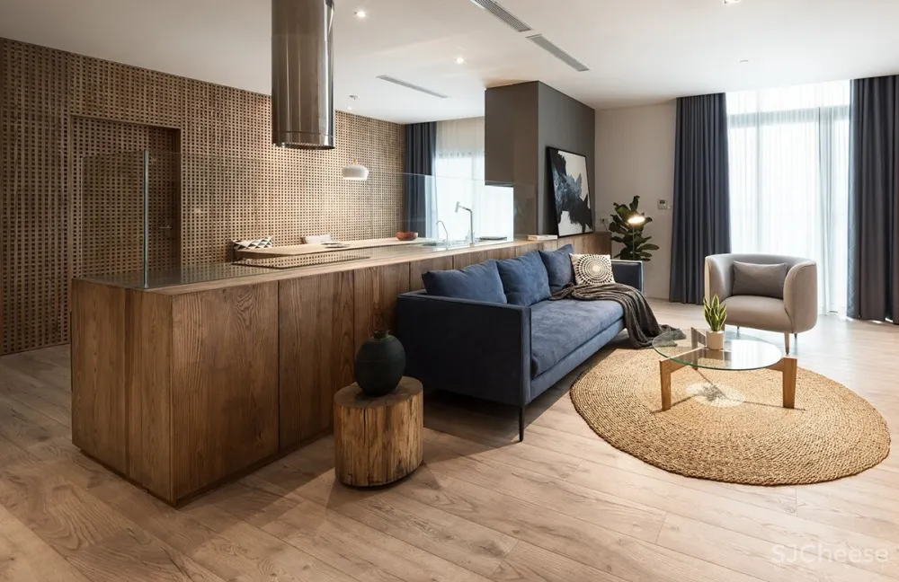 130㎡的住宅丨用 2.9 万块木头贴墙上