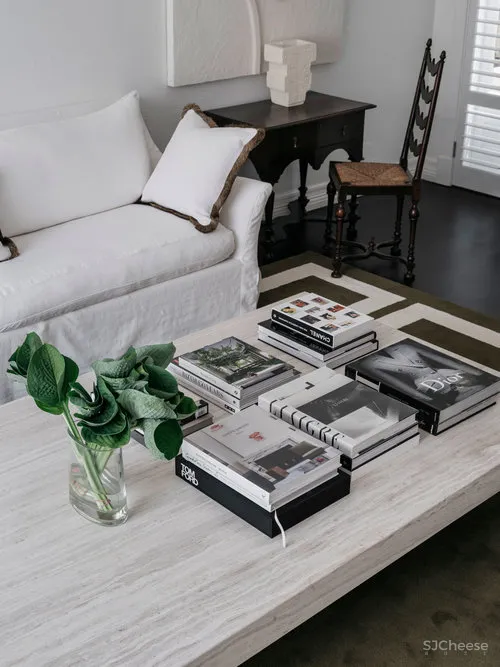 Phoebe Nicol | 精致现代风外壳下的欧洲经典