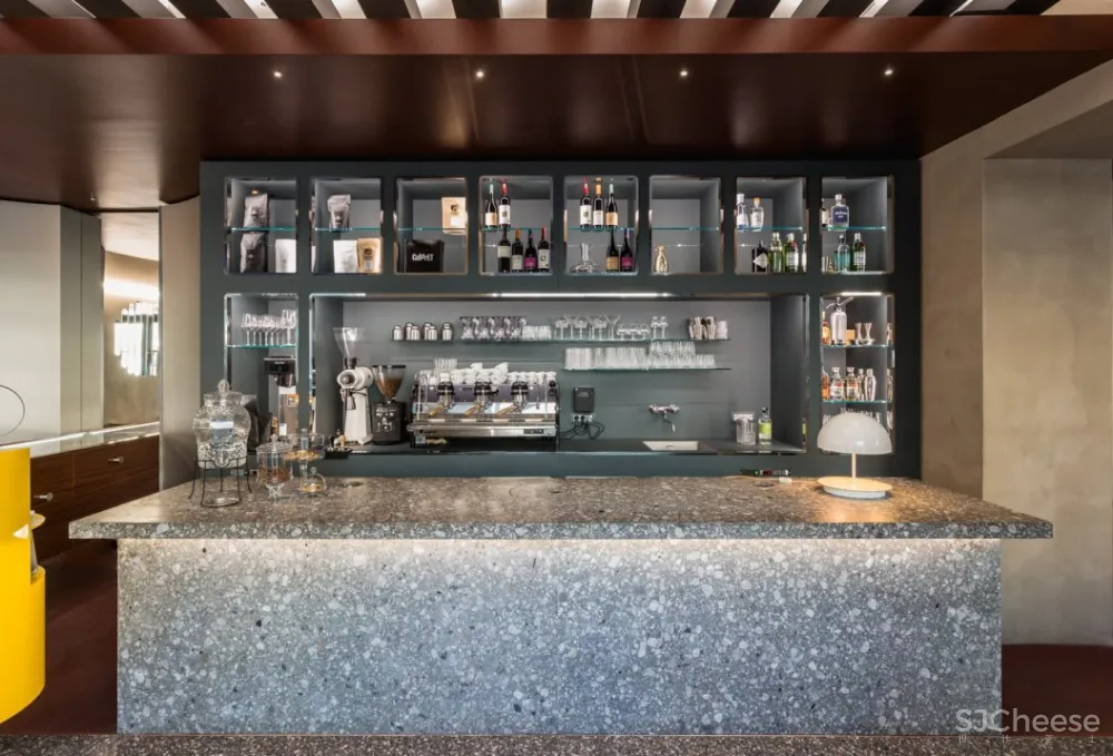 集咖啡、酒吧和甜品于一体的米兰时尚小店 Salvatore Massone