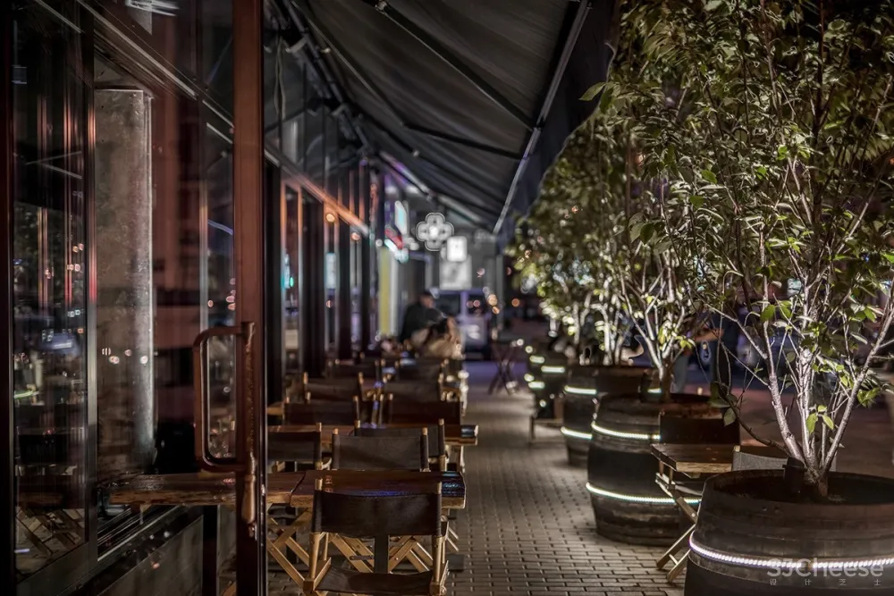 这4个主题餐厅丨天花板设计的太夸张了