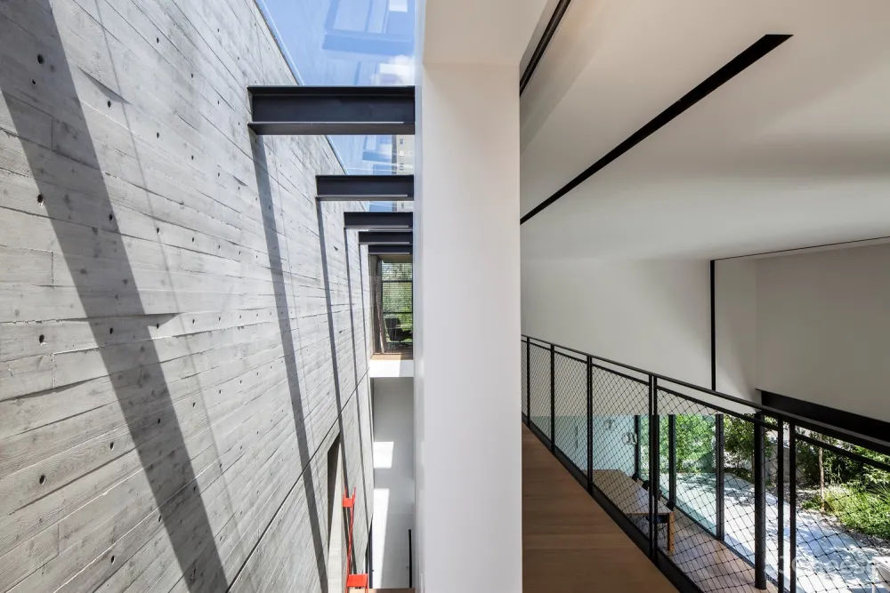 SB 住宅 / Pitsou Kedem Architects