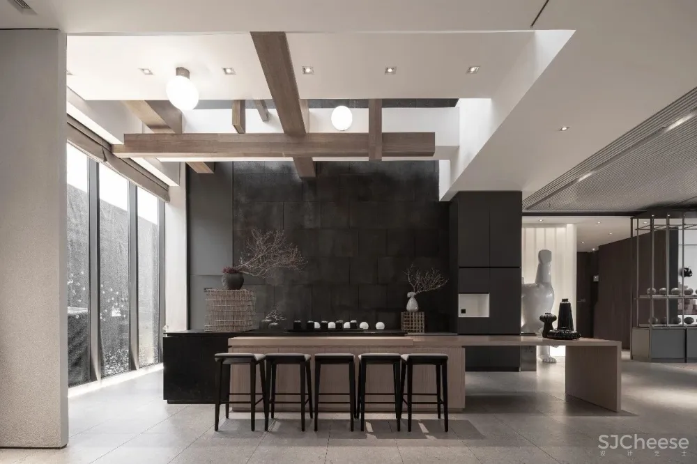 经典黑白灰营造典雅简奢空间