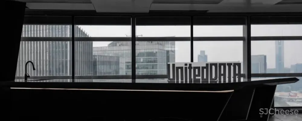 广州珠江新城CBD未来总部办公设计,满满的科技感! 加减智库设计事务所