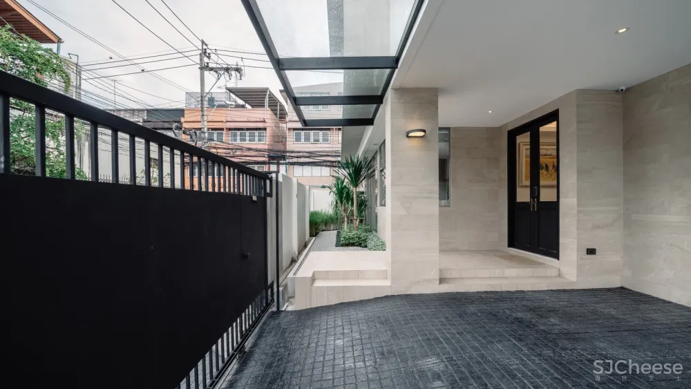 FLAT12x | 古典与现代结合的泰国住宅 Bird Bom House