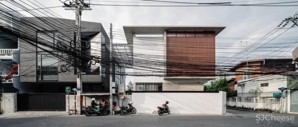 FLAT12x | 古典与现代结合的泰国住宅 Bird Bom House