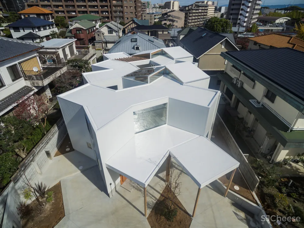 House in Hokusetsu by Tato Architects