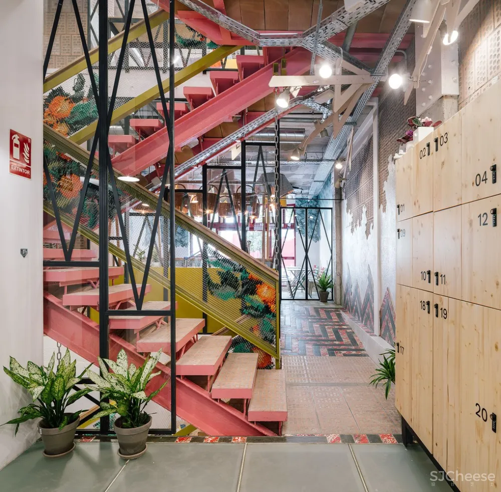 Clementina 联合办公空间 / Izaskun Chinchilla Architects