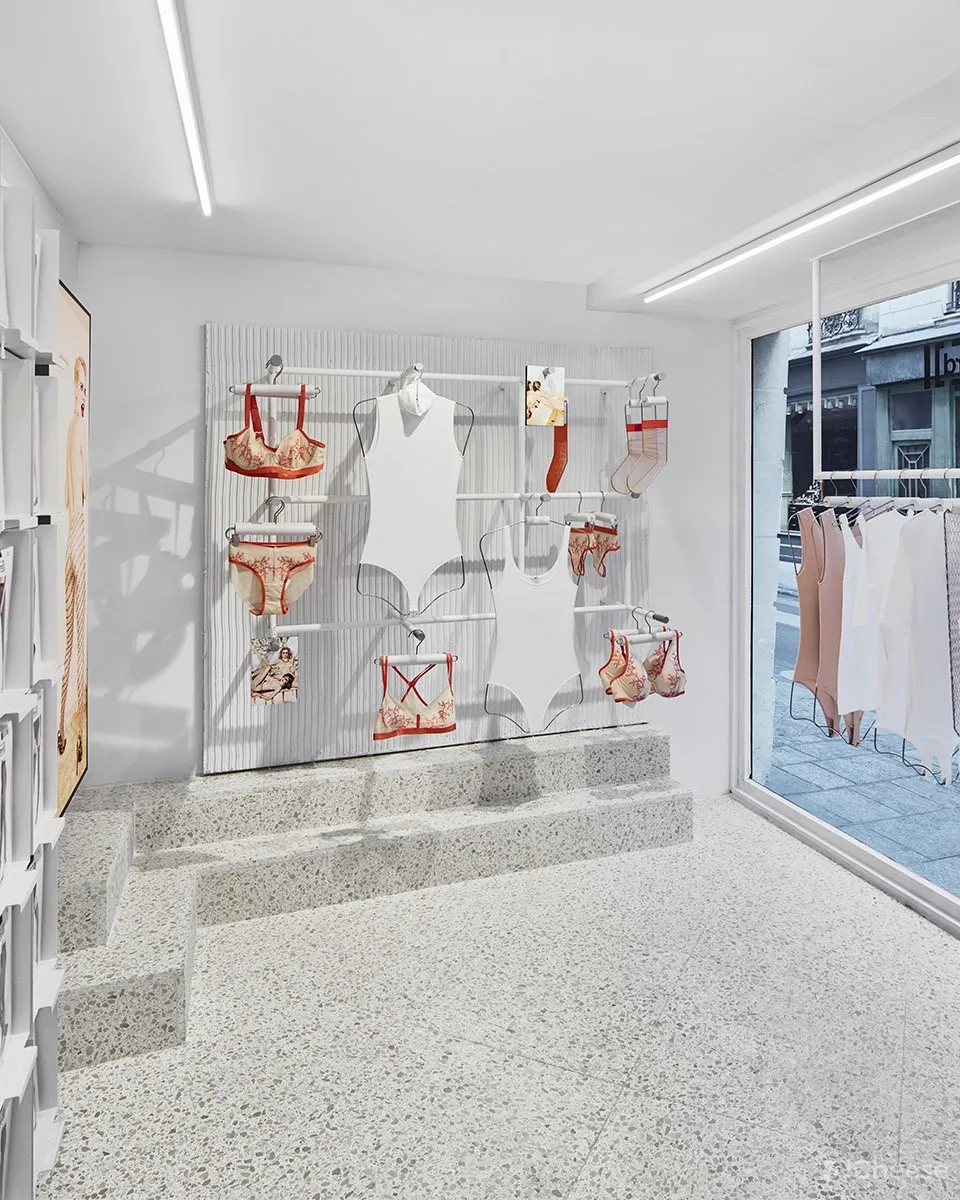 Wolford巴黎店，法国 / Studio Modijefsky