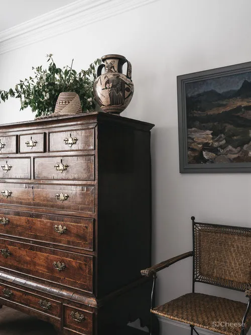 Phoebe Nicol | 精致现代风外壳下的欧洲经典