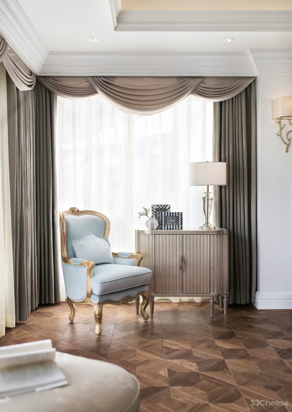 魅无界设计丨颐和山庄别墅:在3000㎡独栋别墅中,聆享优雅法式生活意境