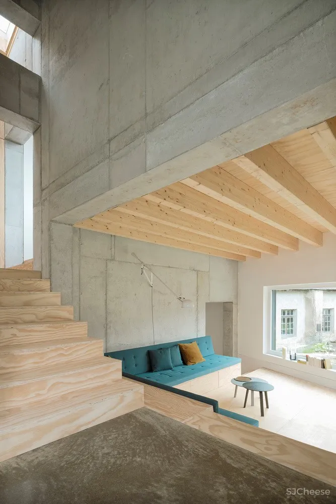 Haus D,顺时针旋转的黑色住宅 / Yonder – Architektur und Design