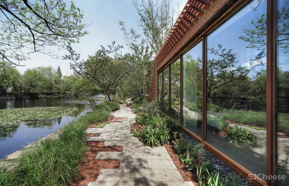 在记忆与希望之间-华东师范大学丽娃河畔书吧修缮，上海 / 上海日清建筑设计有限公司