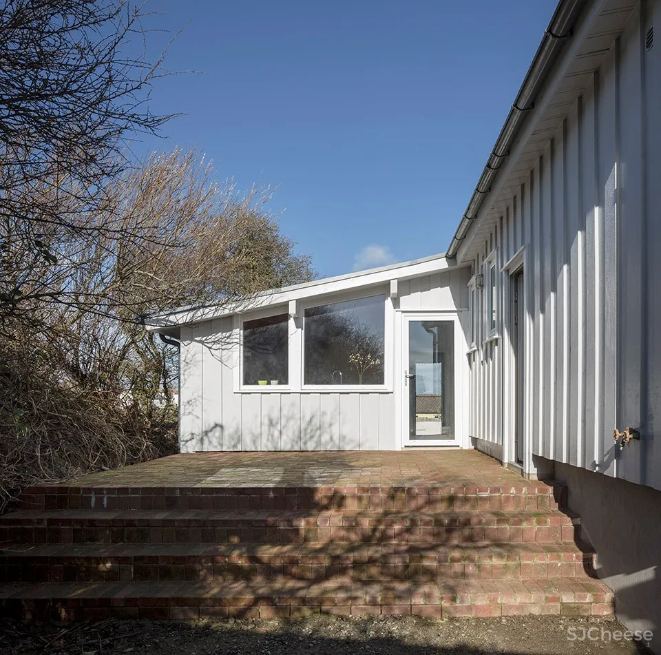 Riverchapel度假小屋扩建,爱尔兰 / Robert Bourke Architects