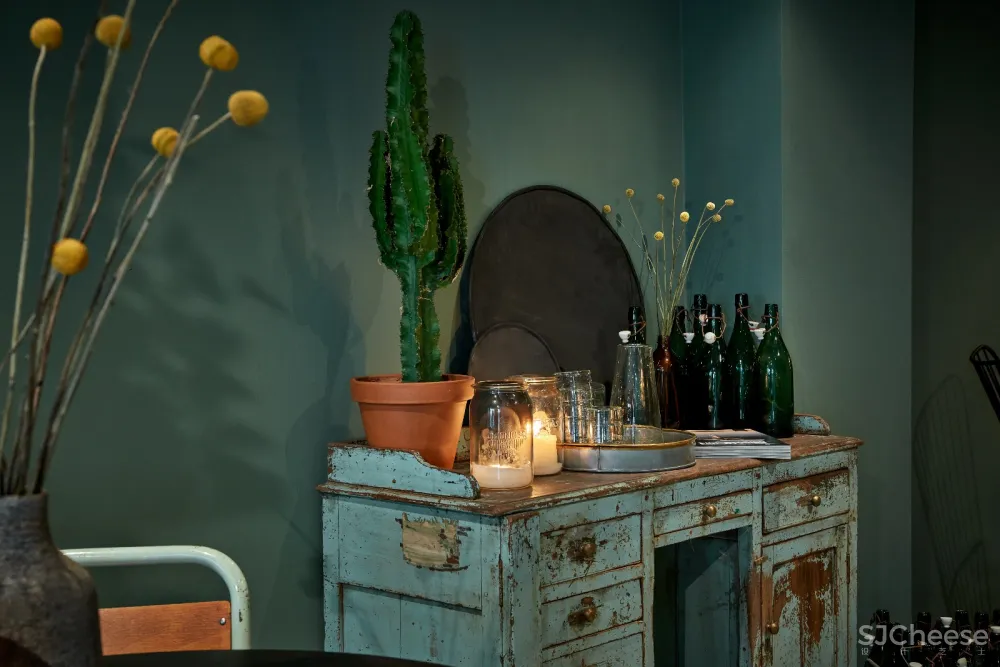 德国旧玩具店内的Wiggerl Siebzehn咖啡 小吃店 Felix Pöttinger