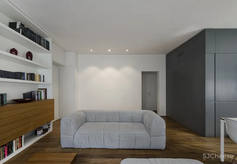 意大利比萨115㎡中性色公寓 Sundaymorning